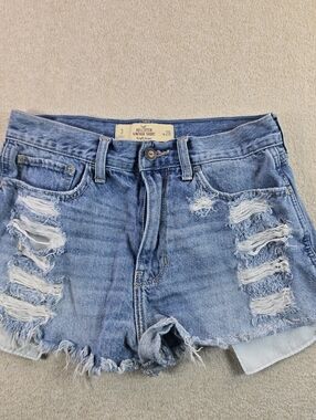 Hollister High Rise Denim Daisy Dukes Booty Shorts Distressed W26 3